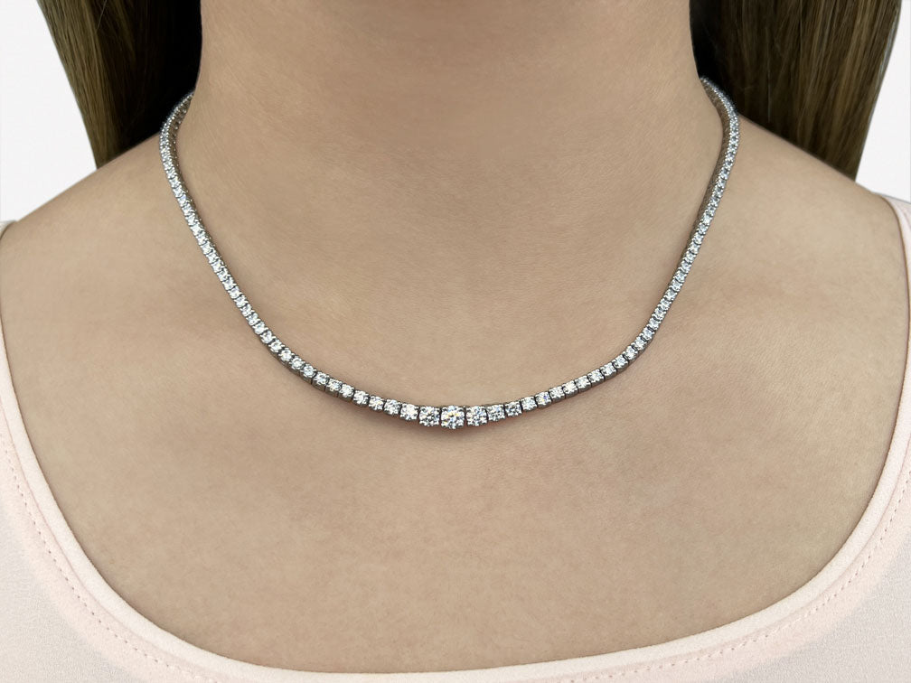 Classic Graduated Strand Of Diamonds