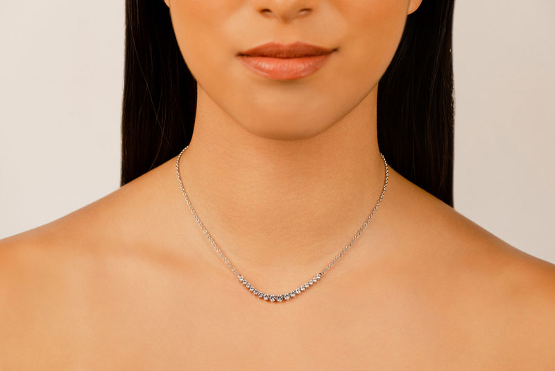 Graduated Red Carpet Diamond Necklace With Chain