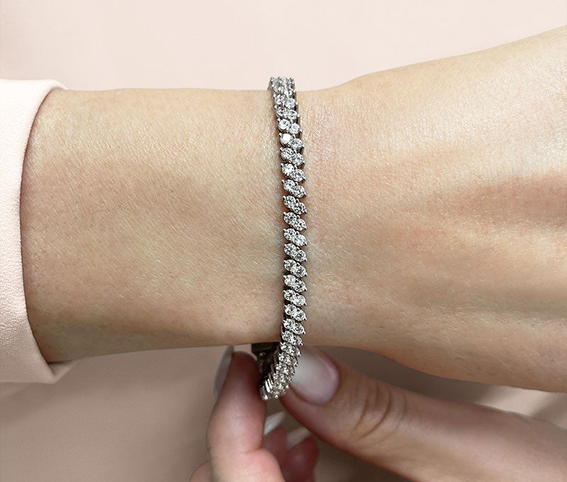 Italic Diamond Tennis Bracelet